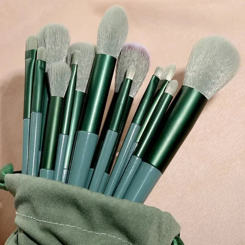 Professional Makeup Brush – Set (13/22 Pcs) – Eyeshadow, Eyeliner, Foundation✨