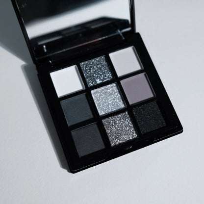 9-Color Smokey Eyeshadow – Palette – Black, Grey & Silver Matte✨