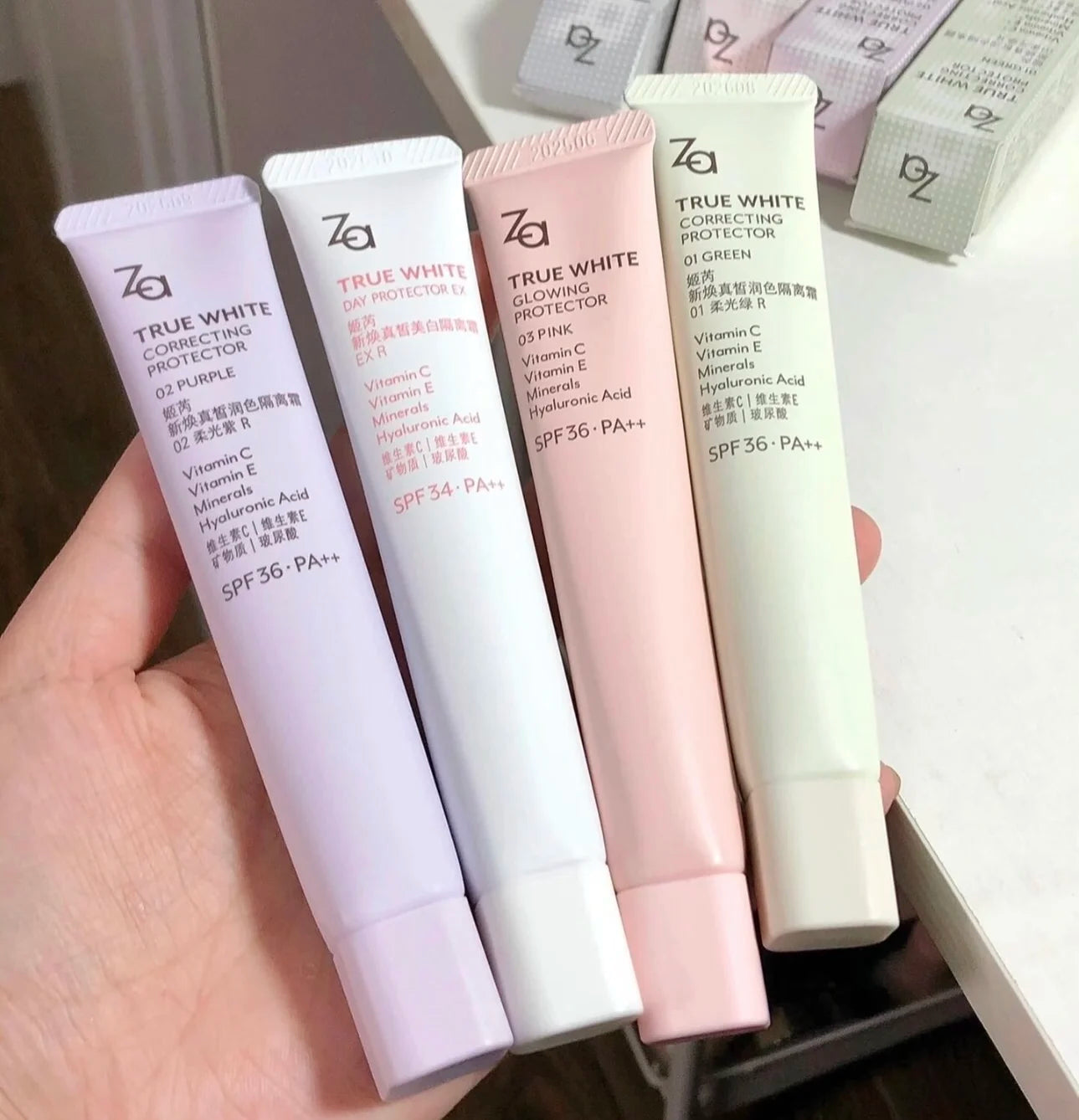 Za True White Glowing Protector SPF 36 Pa++ – Vitamin C / Minerals / Hyaluronic Acid